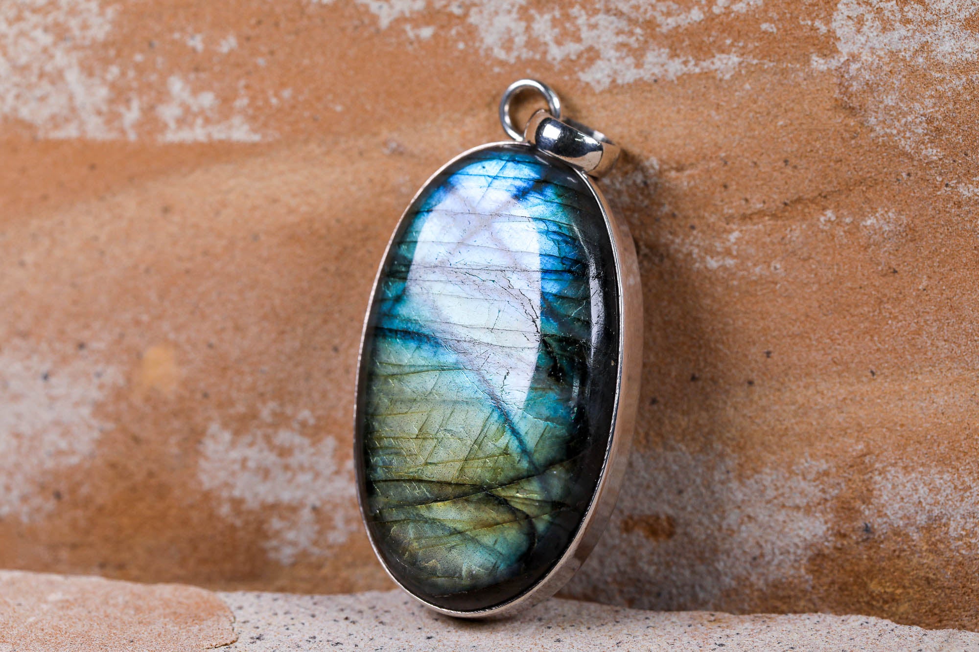 Bright Labradorite Pendant – Fasanarock, LLC